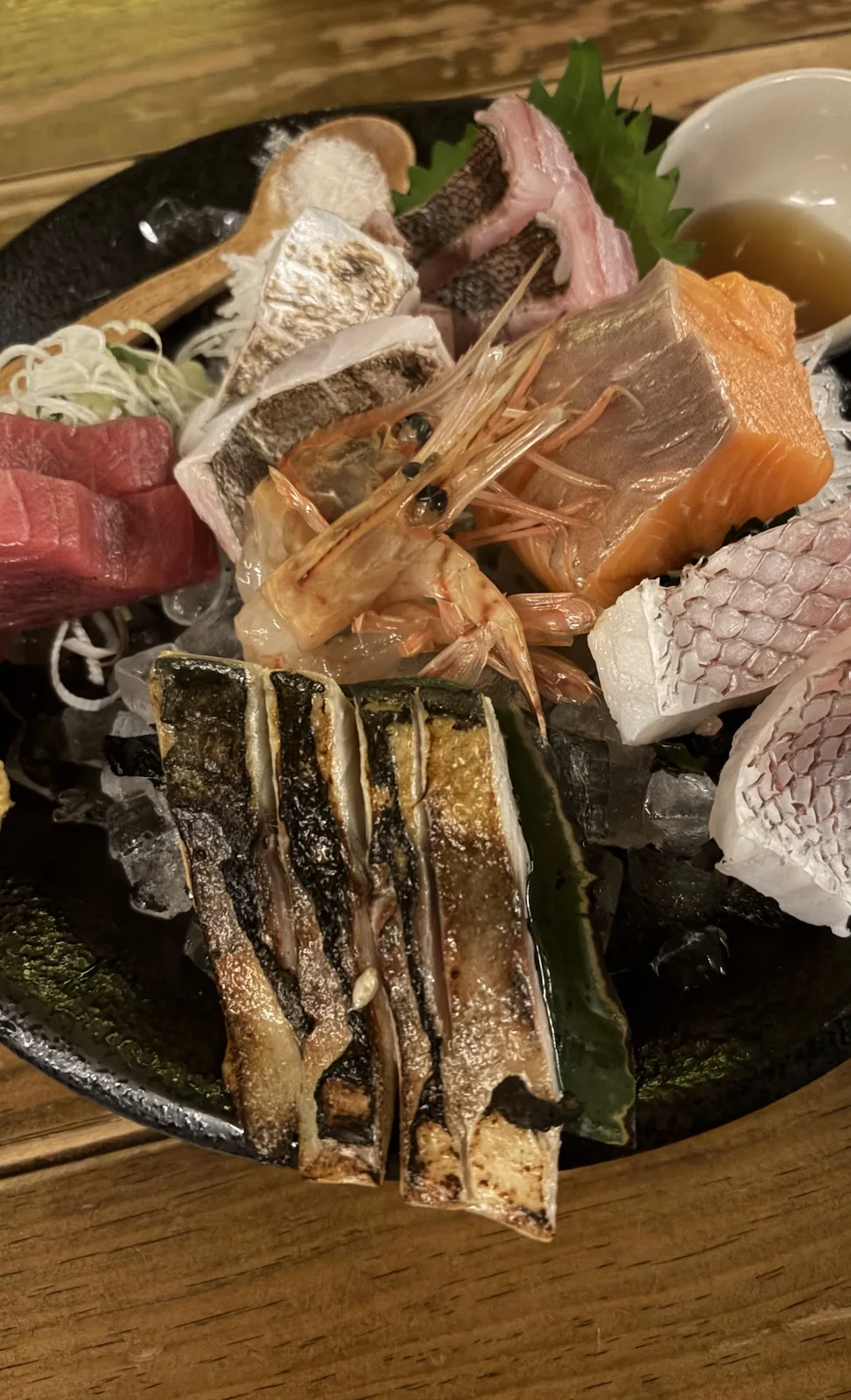Googleマップの口コミに投稿した青山ゑびす堂の旬の魚の豪華刺身盛り合わせ